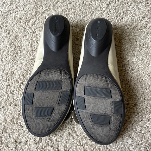 Naturalizer patent leather flats - size 6.5M - Picture 5 of 6